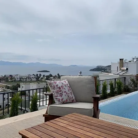 Bodrum Kadikalesi Oezel Havuzlu 5+1 Kiralik Villa Вилла