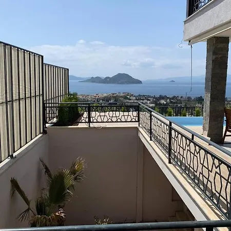 Willa Bodrum Kadikalesi Oezel Havuzlu 5+1 Kiralik Villa Bodrum