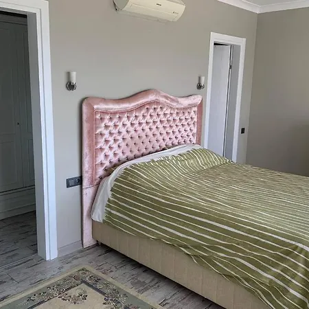 Bodrum Kadikalesi Oezel Havuzlu 5+1 Kiralik Villa Vila *