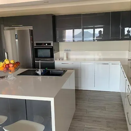 Bodrum Kadikalesi Oezel Havuzlu 5+1 Kiralik Villa Vila