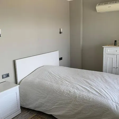 Bodrum Kadikalesi Oezel Havuzlu 5+1 Kiralik Villa